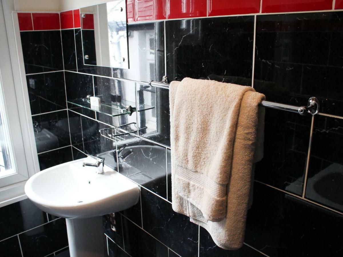 Mary House 46 Bed and Breakfast Porthcawl Buitenkant foto
